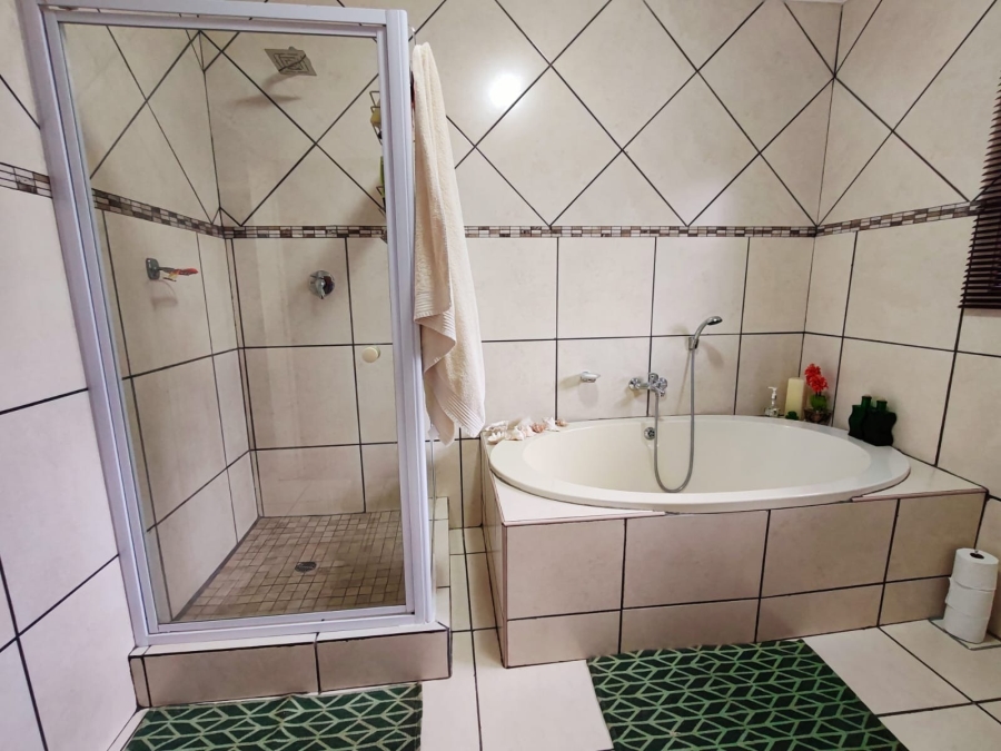 4 Bedroom Property for Sale in Baillie Park North West